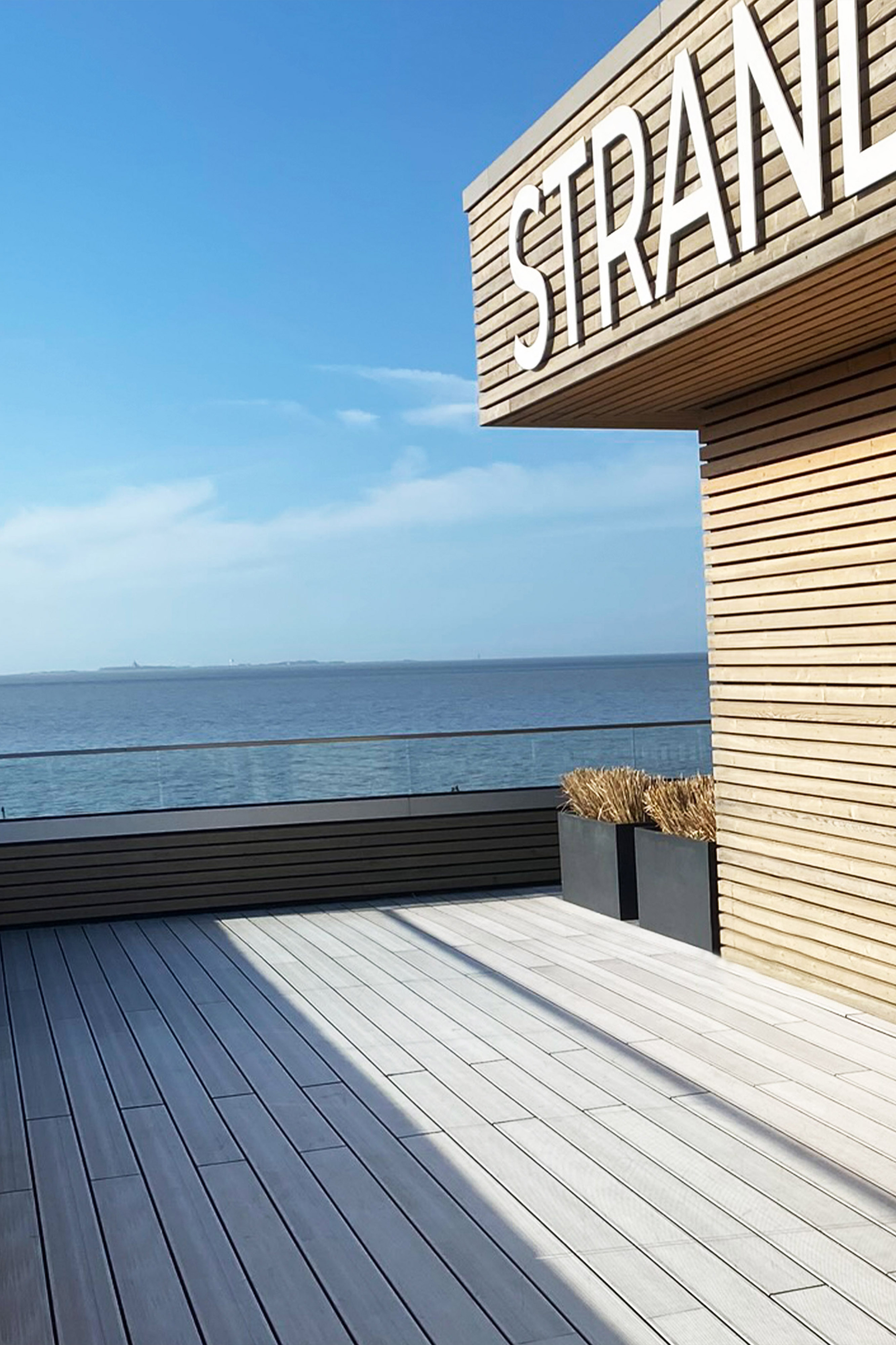 hotel-strandhus-cuxhaven-sagenhafter-ausblick.jpg